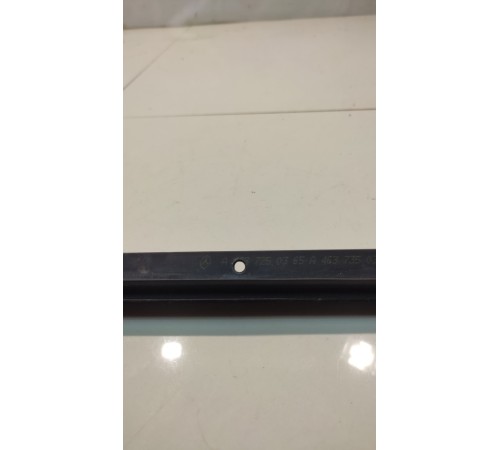 Уплотнитель двери (передний, правый, внутренний)