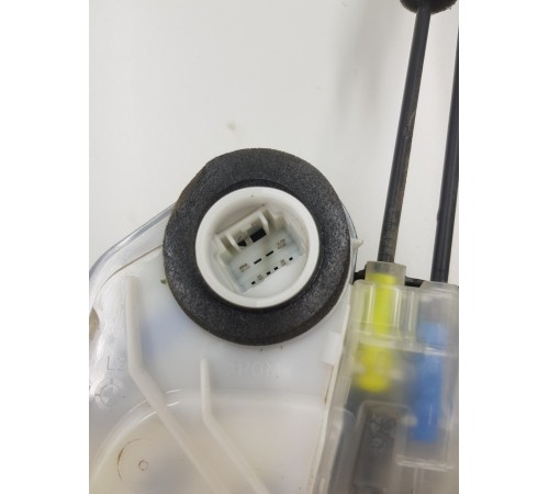 Замок двери задний левый