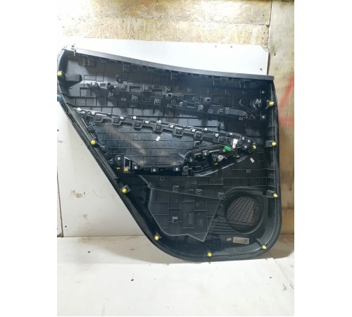 Обшивка двери задняя правая