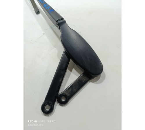 Поводок стеклоочистителя правый, пассажирский