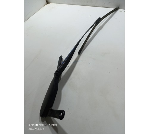 Поводок стеклоочистителя правый, пассажирский
