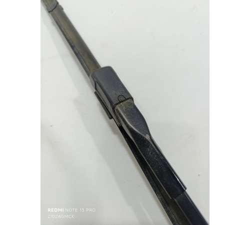 Поводок стеклоочистителя правый, пассажирский