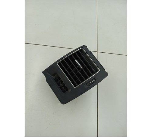 Дефлектор воздушный правый