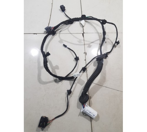 Электропроводка двери задняя левая