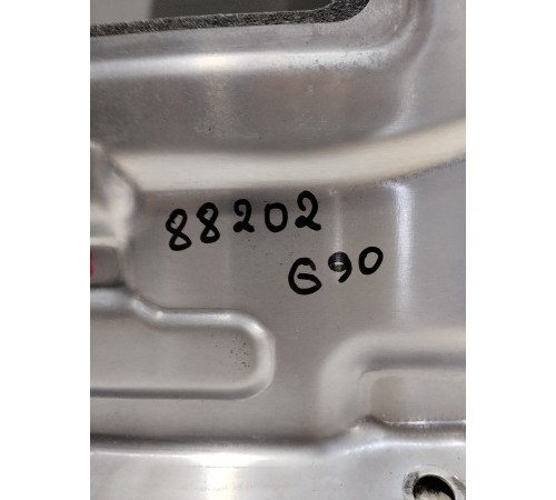 Задняя панель багажного отсека