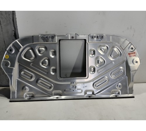 Задняя панель багажного отсека