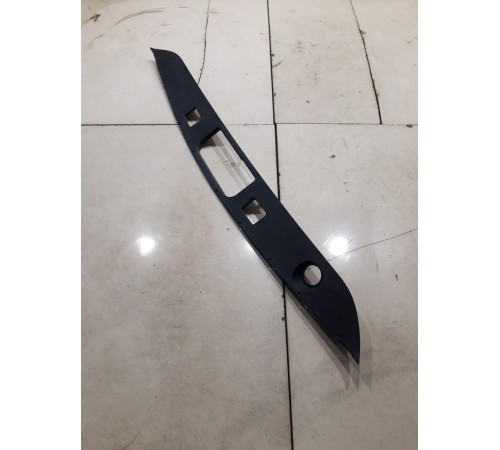 Накладка крышки багажника (подсветки номера)