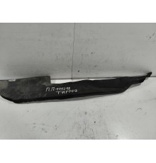 Уплотнитель крыла передний правый