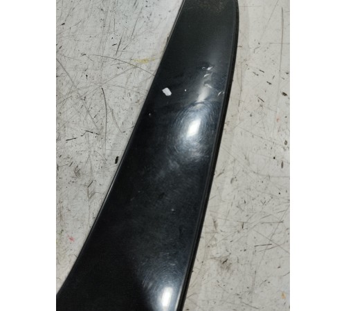 Накладка крышки багажника левая