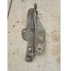 Петля капота правая