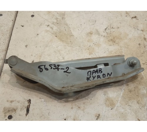 Петля капота правая