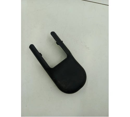 Заглушка крепления сиденья переднего правого левая