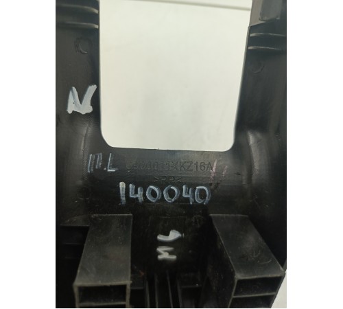 Заглушка крепления сиденья переднего правого левая