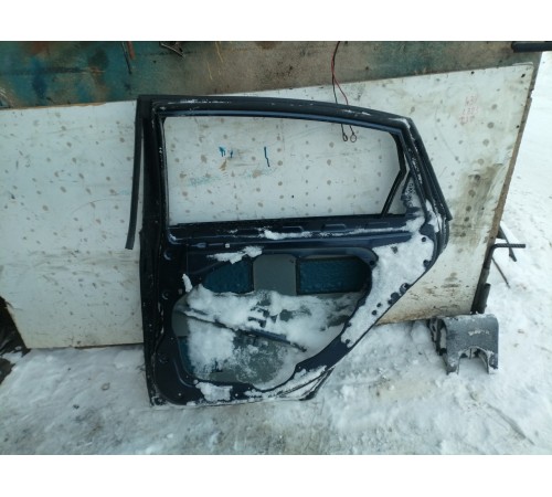 Дверь задняя правая