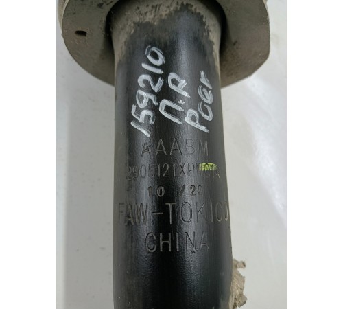 Амортизатор подвески передний правый в сборе