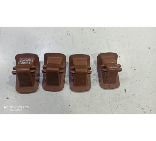 Комплект заглушек крепления детского кресла