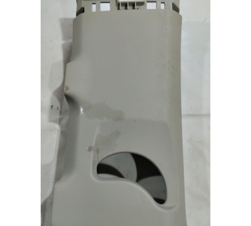 Обшивка центральной стойки правая верхняя