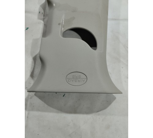 Обшивка центральной стойки правая верхняя