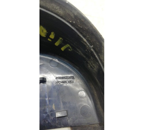 Накладка заднего левого внутренего фонаря