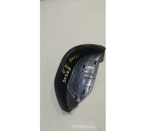 Накладка заднего левого внутренего фонаря