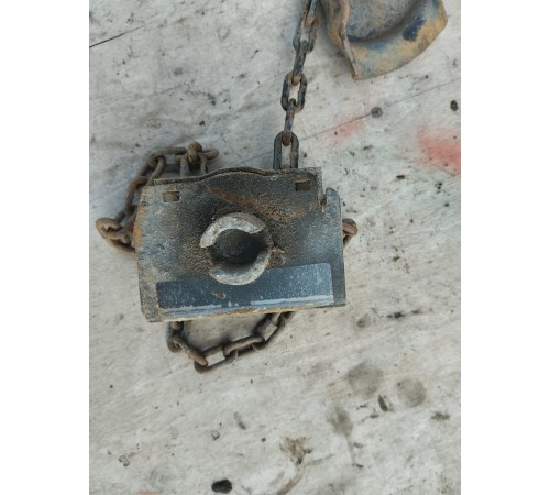 Механизм подъема запасного колеса