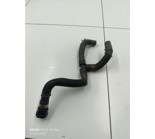 Патрубок радиатора к расширительному бачку