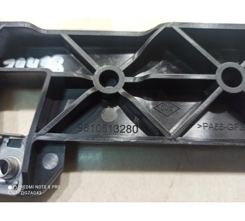 Крепление обшивки двери(преднее левое)