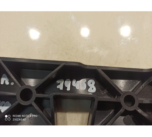 Крепление обшивки двери(преднее левое)