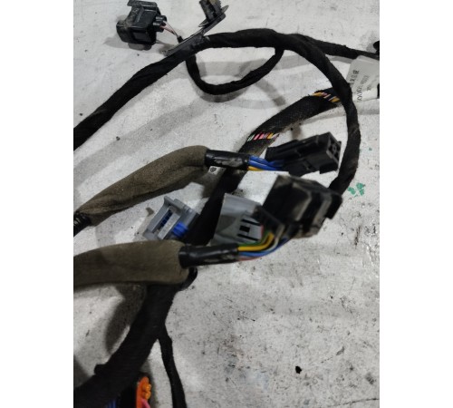 Электропроводка двери передняя левая