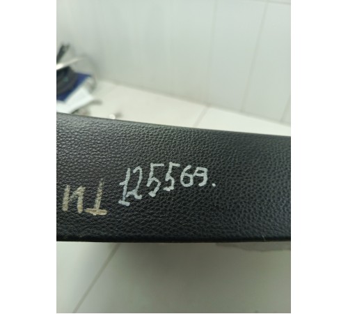 Обшивка двери передняя левая