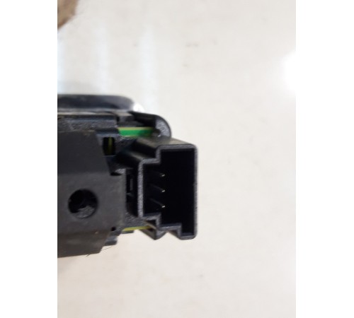 кнопка крышки багажника