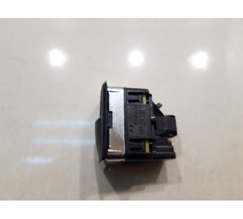 кнопка крышки багажника