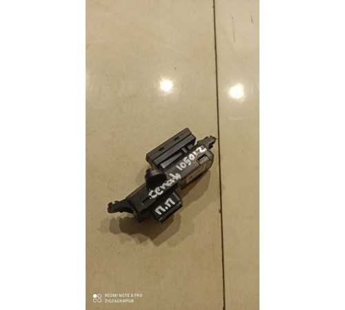 Кнопка подогрева сиденья передняя правая