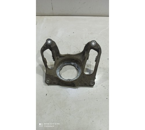 Кронштейн стойки верхних рычагов передний правый