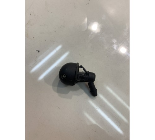 Форсунка омывателя заднего стекла