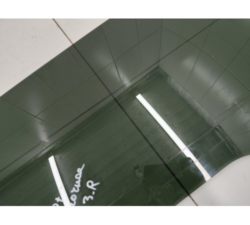 Стекло двери заднее правое