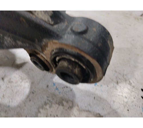 Кулак поворотный,задний правый