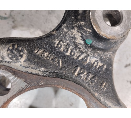 Кулак поворотный,задний правый