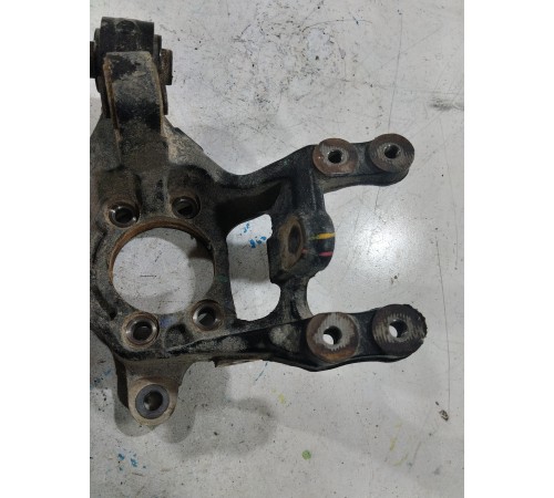 Кулак поворотный,задний правый