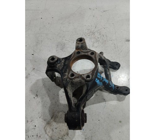 Кулак поворотный,задний правый