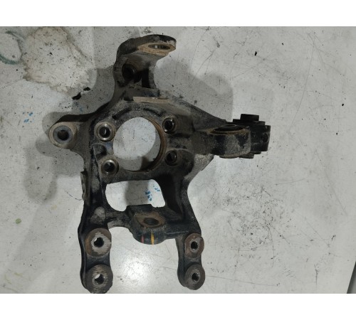 Кулак поворотный,задний правый