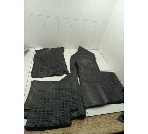 Комплект ковриков салона