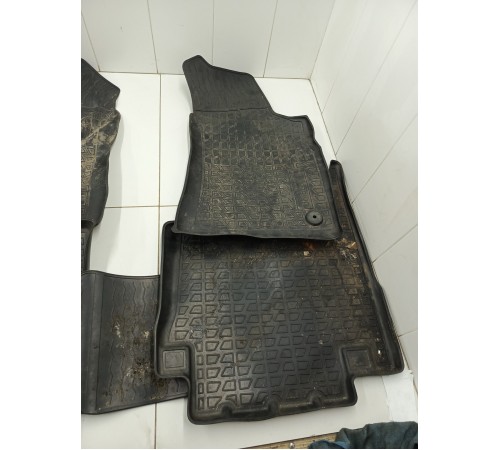 Комплект ковриков салона