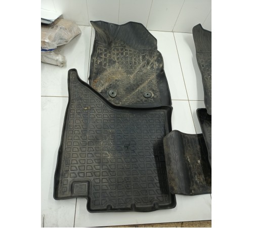 Комплект ковриков салона
