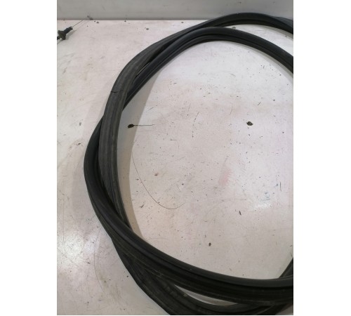 Уплотнитель двери задний