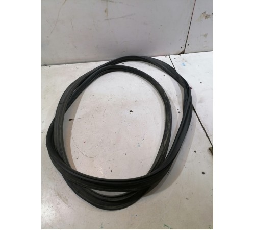 Уплотнитель двери задний