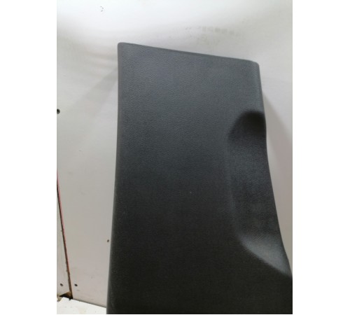 Обшивка центральной стойки левая нижняя