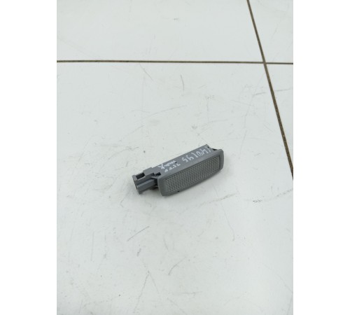 Плафон внутреннего освещения салона