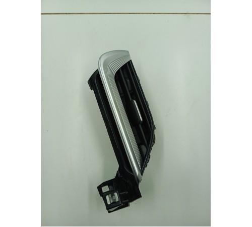 Воздушный дефлектор передний левый