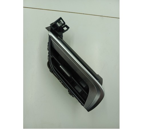 Воздушный дефлектор передний левый